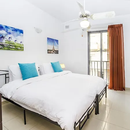 Stylish Central Flat, Theoria Travel * Sliema