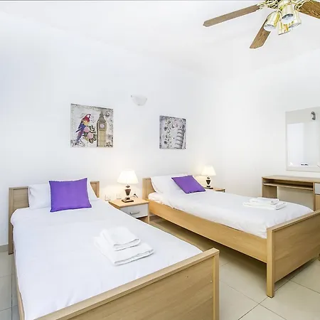 Appartamento Stylish Central Flat, Theoria Travel Sliema
