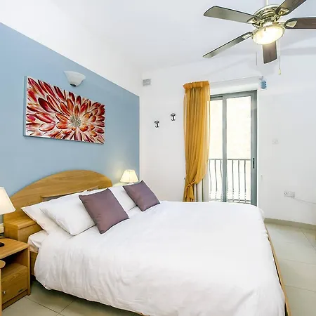 Apartamento Stylish Central Flat, Theoria Travel Sliema