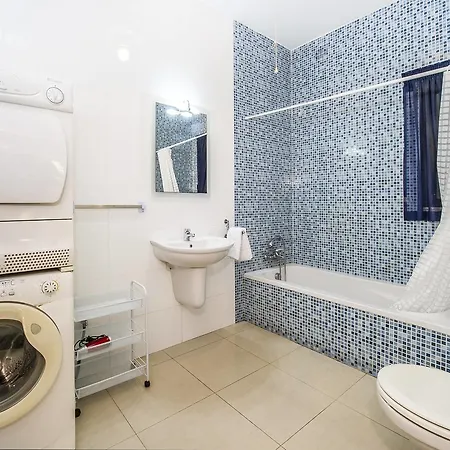 Stylish Central Flat, Theoria Travel